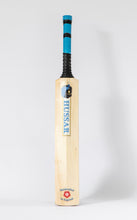 Load image into Gallery viewer, Hussar Pro English Willow Cricket Bat