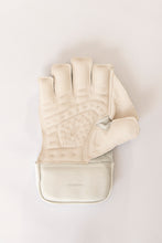 Load image into Gallery viewer, Habsburg Wicket Keeping Gloves
