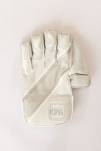 Load image into Gallery viewer, Habsburg Wicket Keeping Gloves
